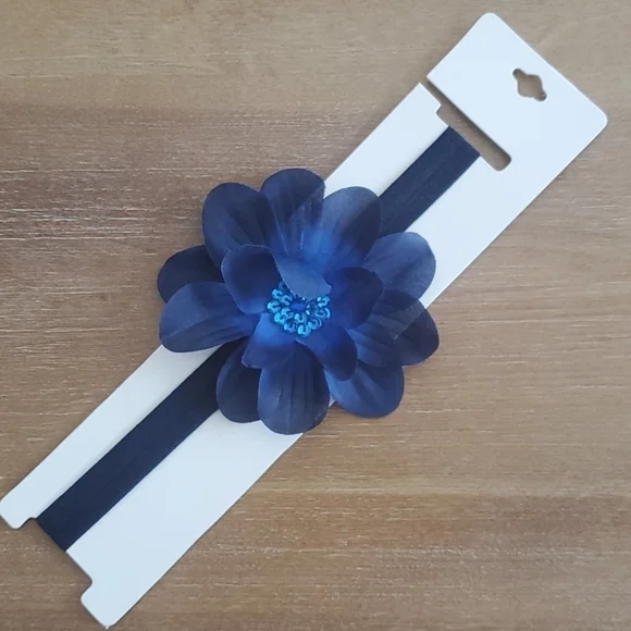 NWT Sequin Flower Headband - Picture 3 of 4